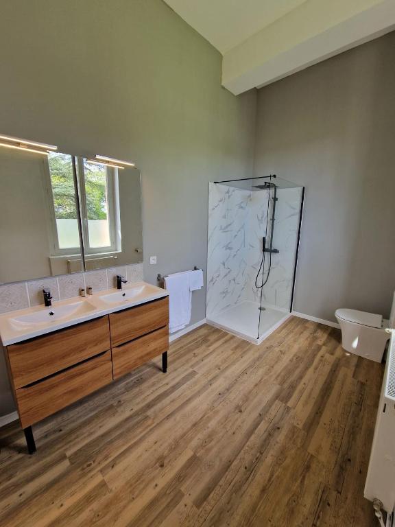 Koupelna v ubytování Le Manoir de Lisle