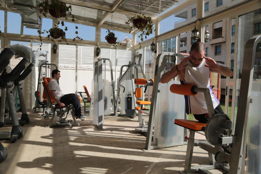 Fitness centrum a/nebo fitness zařízení v ubytování Portaluna Hotel & Resort