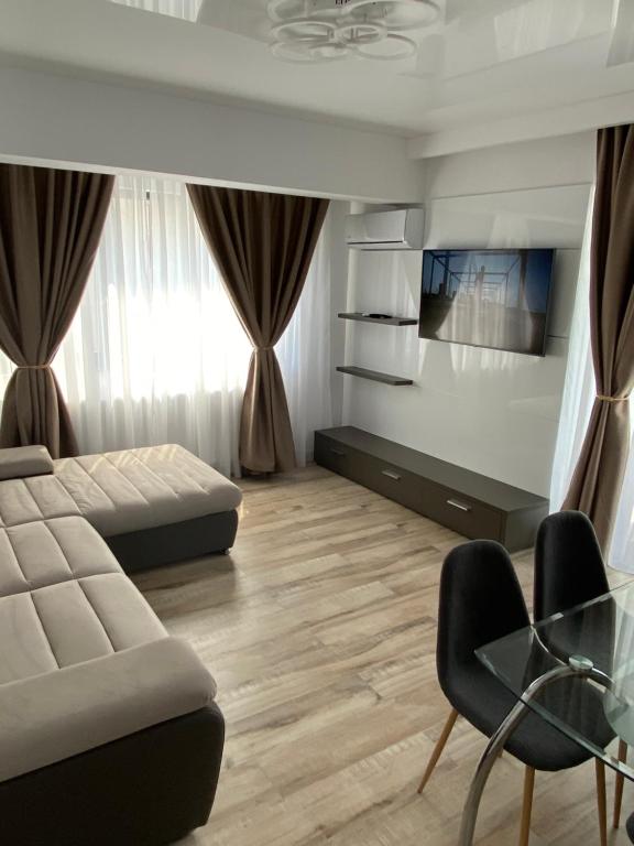 Marra apartaments tesisinde bir oturma alanı