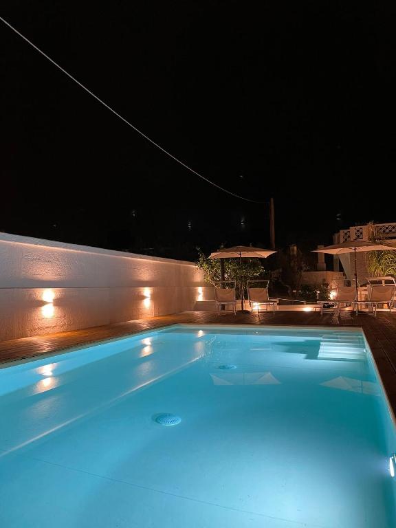 Bazén v ubytování Allivigne Rooms & Pool nebo v jeho okolí