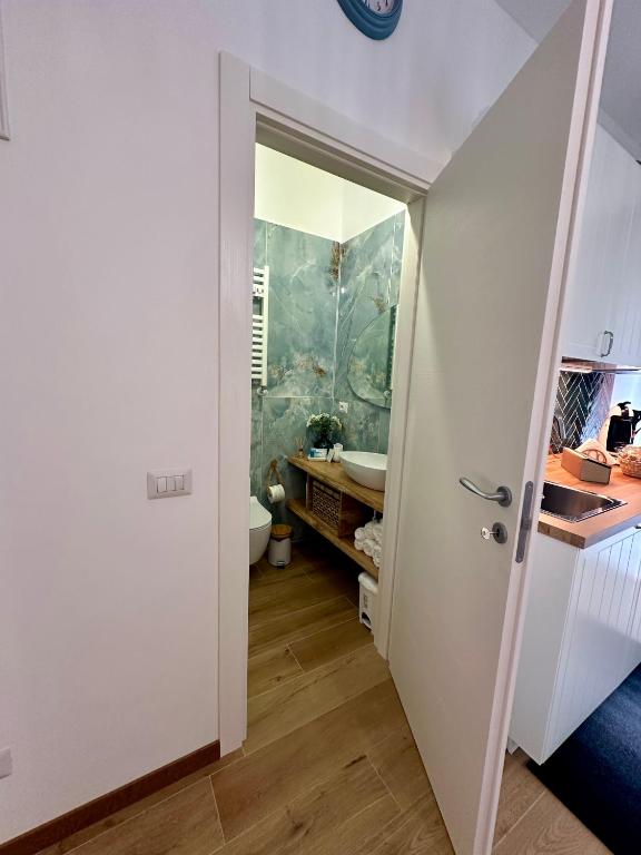 Koupelna v ubytování Due Mari Milano Apartment ZONA PORTELLO-FIERA FREE WI-FI