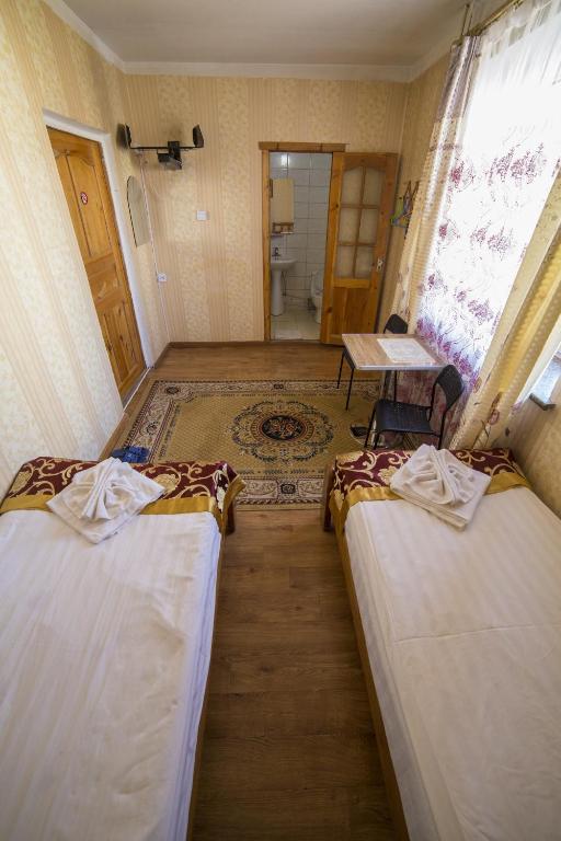 Danista Nomads Tour Hostel - Twin Room
