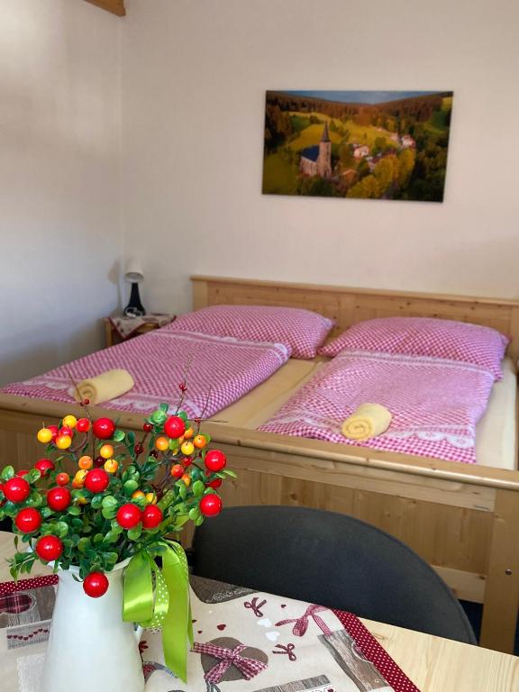 Postel nebo postele na pokoji v ubytování Penzion Eliška