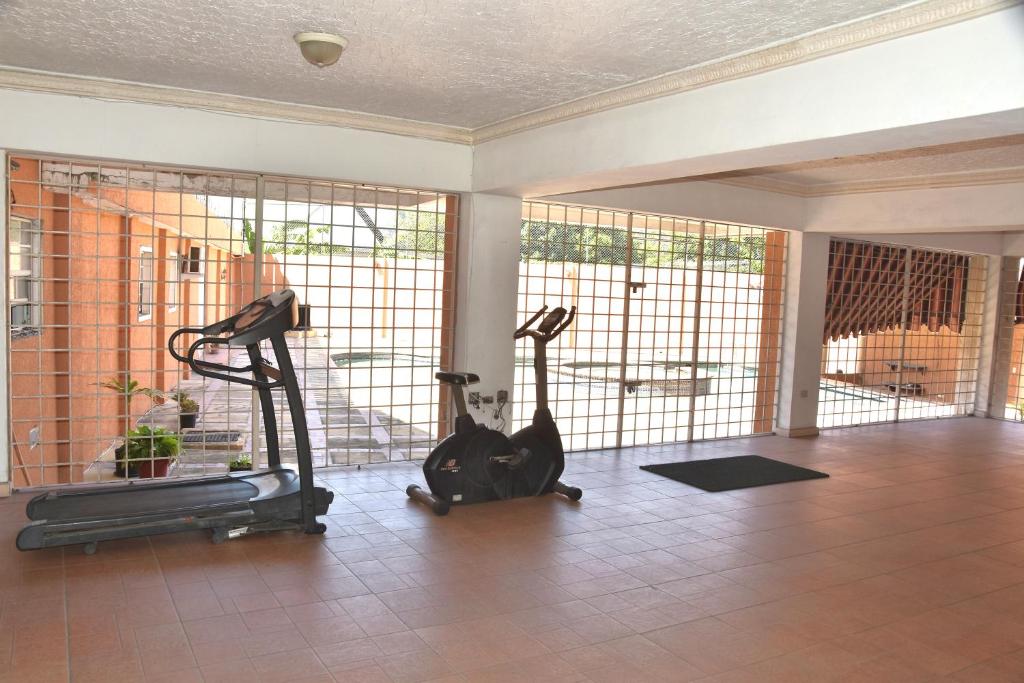 Fitness centrum a/nebo fitness zařízení v ubytování Embassy deluxe 2
