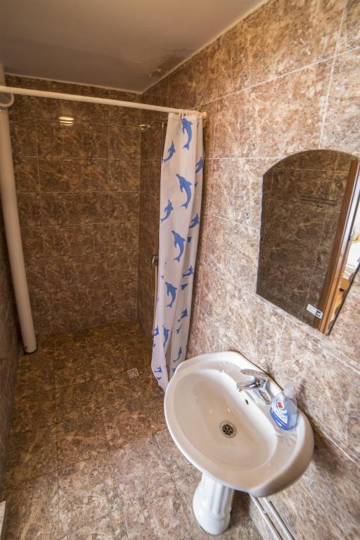 Danista Nomads Tour Hostel - Bed In 6-Bed Male Dormitory Room