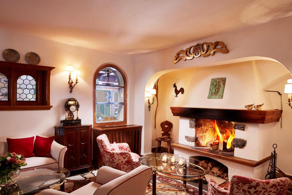 A seating area at Relais & Châteaux Hotel Tennerhof