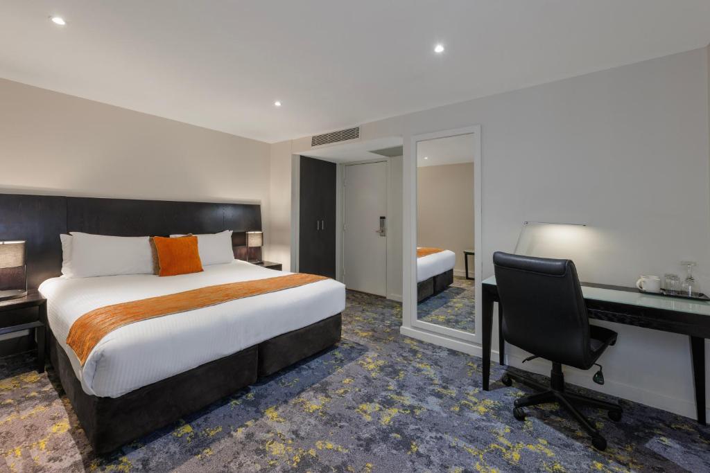 Hotel Grand Chancellor Melbourne - 