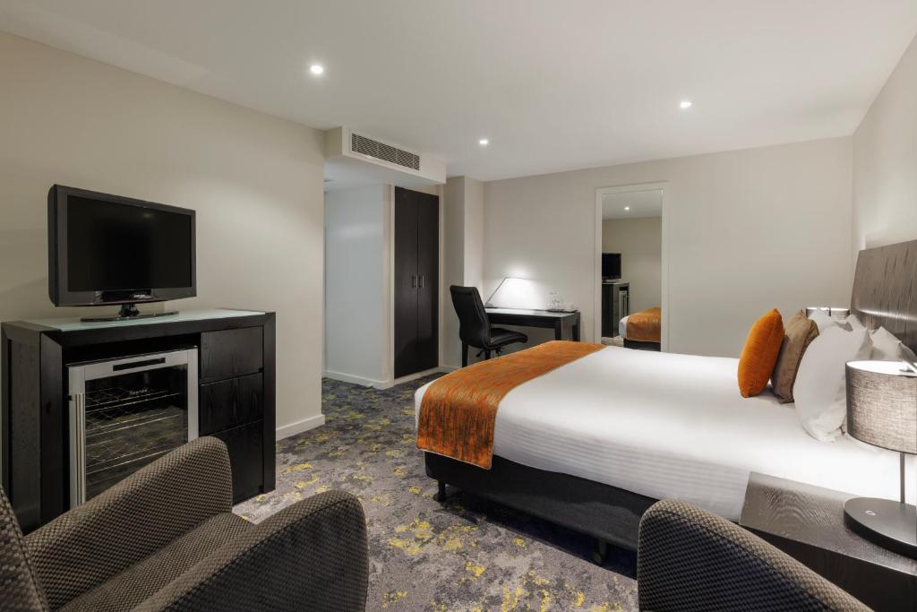 Hotel Grand Chancellor Melbourne - 