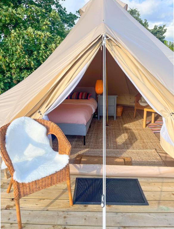 Foto dalla galleria di Greystones Glamping Tent 5 a Greystones