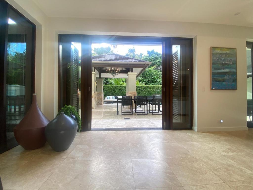 Fotografie z fotogalerie ubytování AQUA Beachfront Villa Port Douglas v destinaci Port Douglas