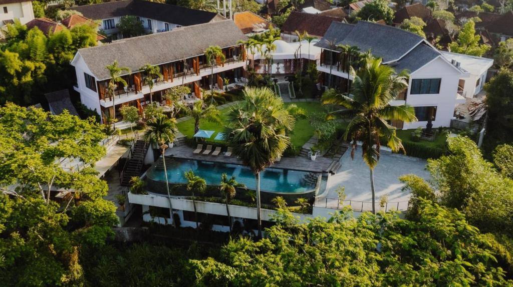 Bazén v ubytování Rudra Sahashrara Bali - Ayurvedic - Health and Wellness Resort nebo v jeho okolí