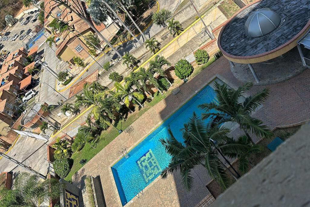 Pogled na bazen u objektu Apartamento valencia ili u blizini