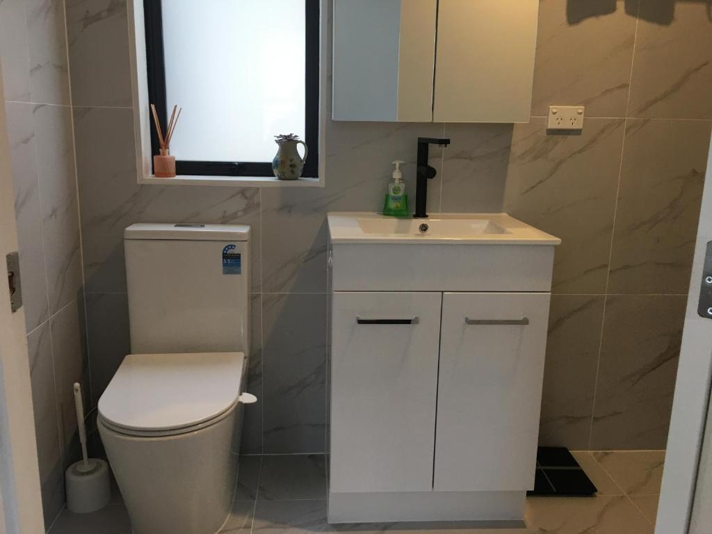 West Auckland Delight Stay - Resim 9