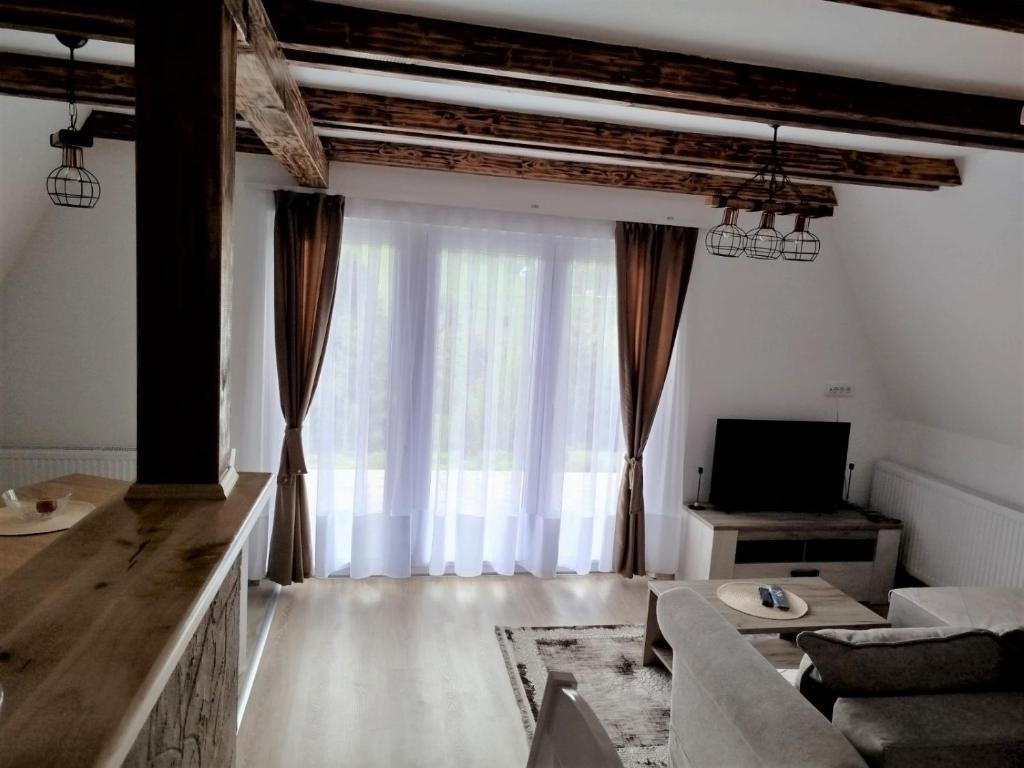 TV a/nebo společenská místnost v ubytování Zlatar Eyes