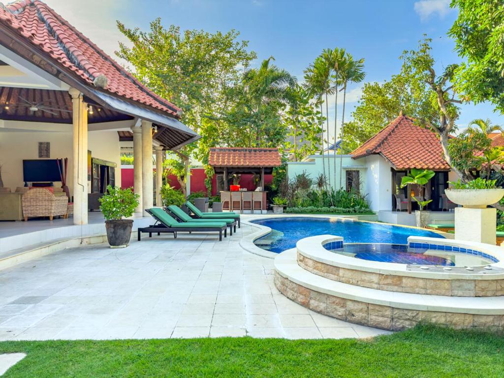 Villa Bugis Abimanyu Seminyak - Three-Bedroom Villa