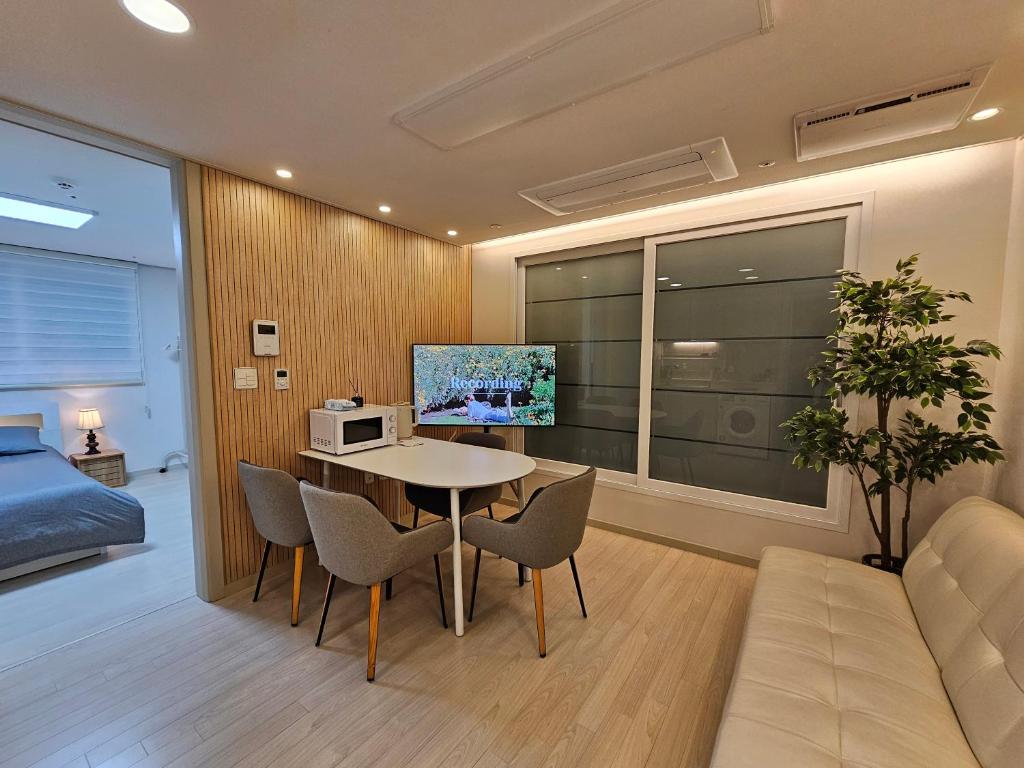 modern hou…