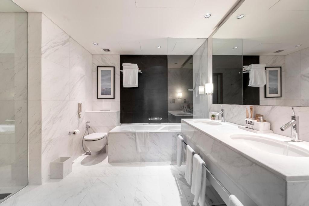 خیابان مد Emaar Residences، که قبلا آدرس دبی مال بود