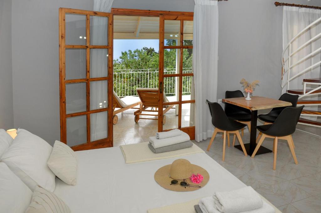 A balcony or terrace at Albouro Seafront Apartments