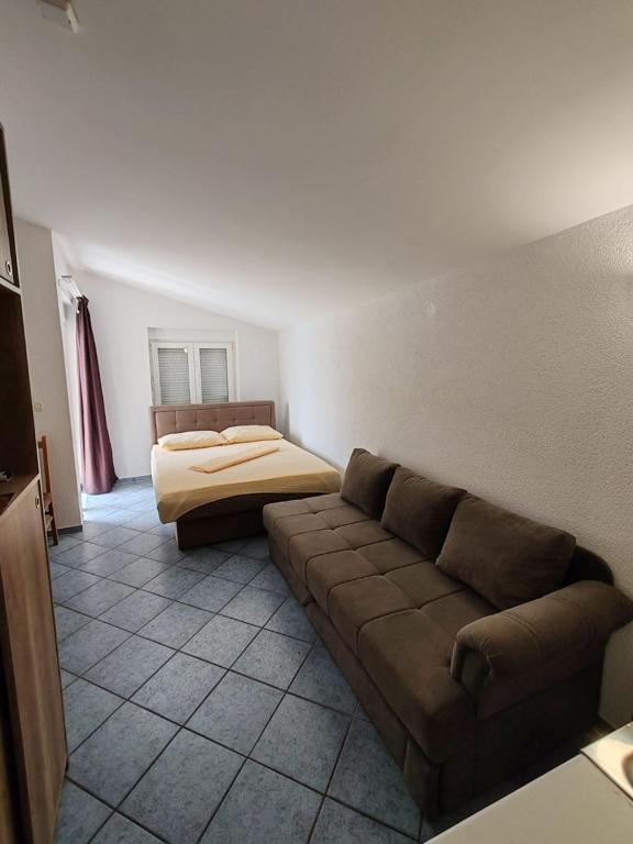 Posezení v ubytování Villa Raguž sa Privatnom plažom i Garažom