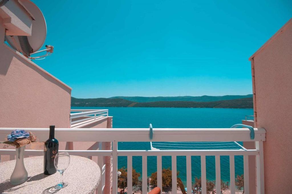 Balkón nebo terasa v ubytování Villa Raguž sa Privatnom plažom i Garažom