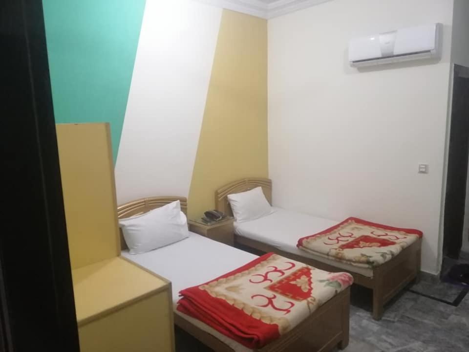 Fotografie z fotogalerie ubytování Aaj International v destinaci Sargodha