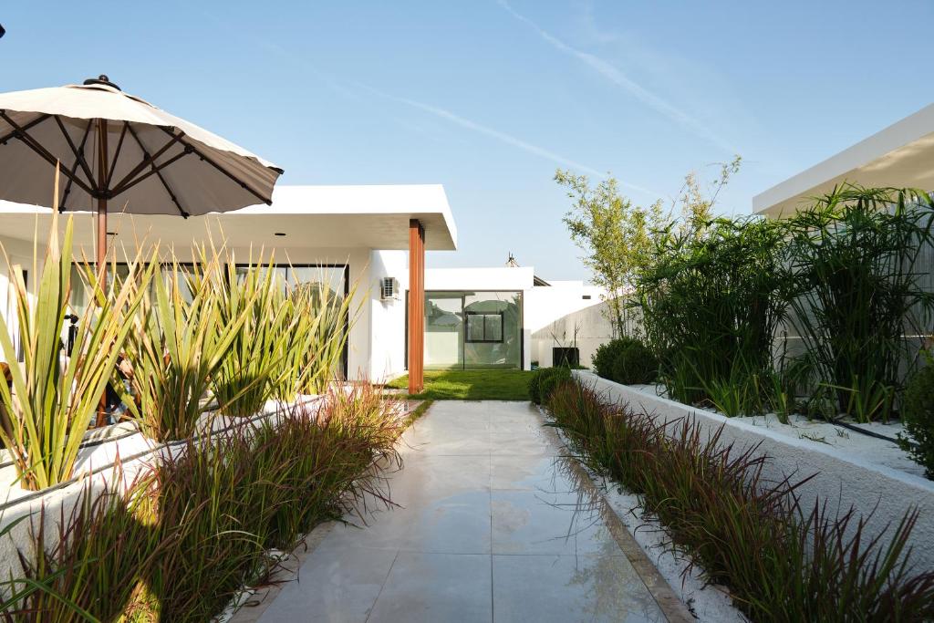 Zahrada ubytování Ashta Suites / Zen Suite