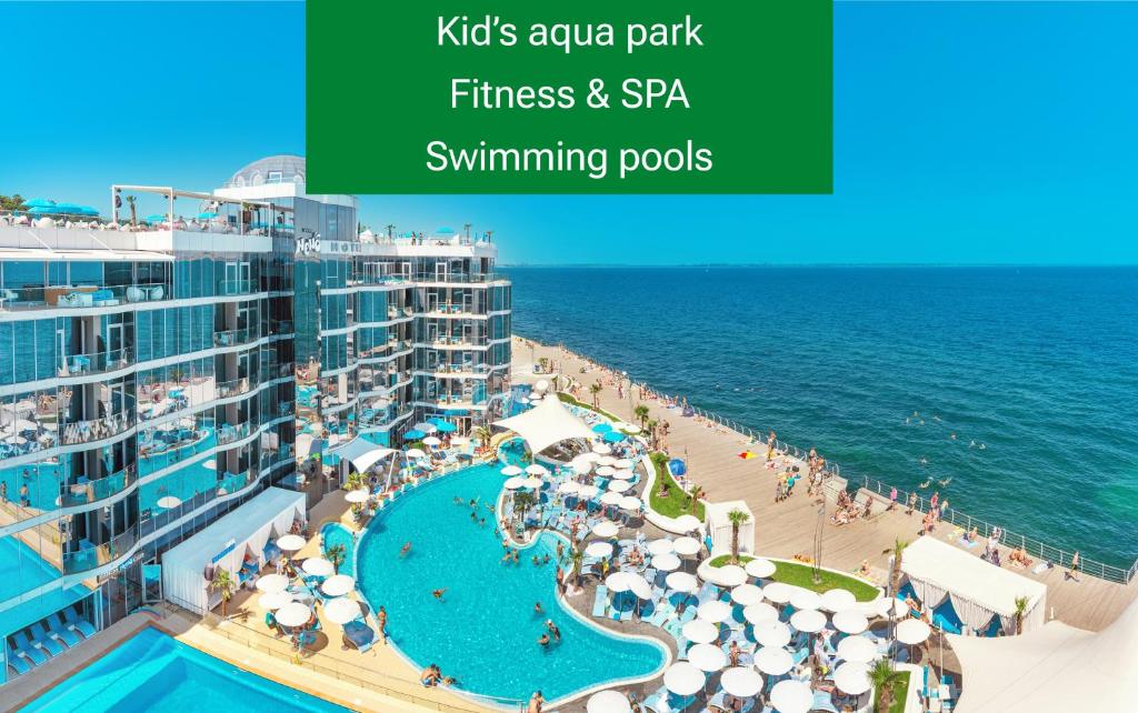 O vedere a piscinei de la sau din apropiere de NEMO Hotel Resort & SPA