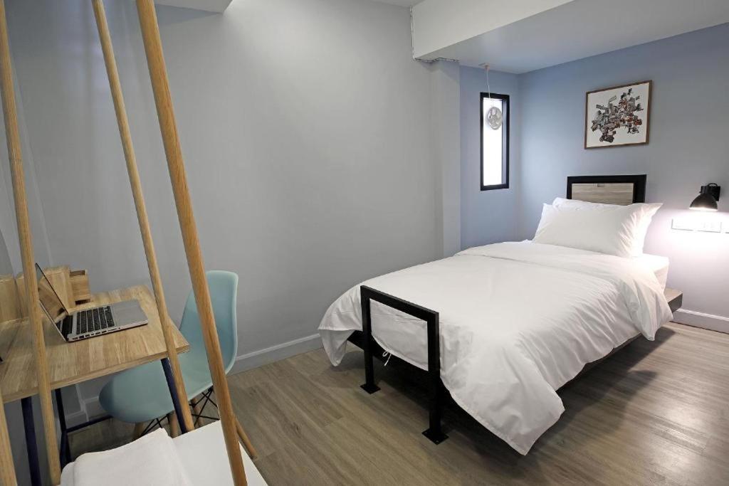 
Single Room - No Window
