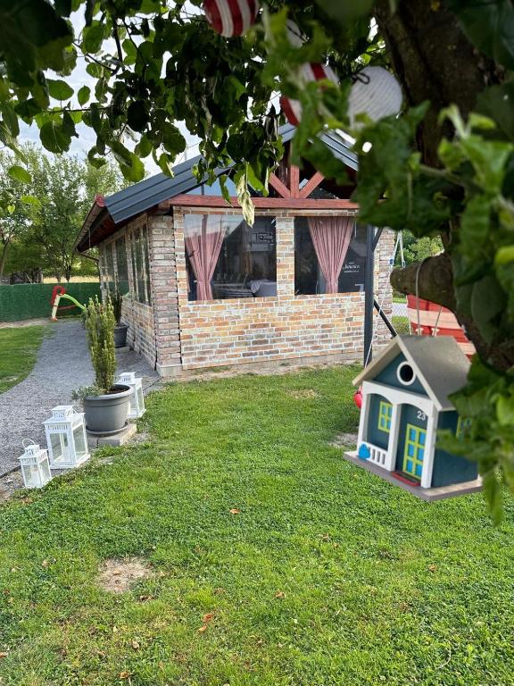 Zahrada ubytování Holiday Home TimeOut Bizovac