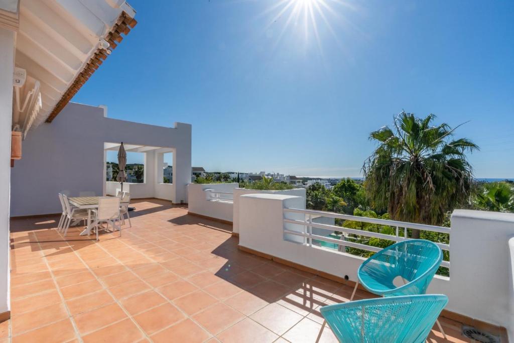 Bazén v ubytovaní AL-321 Penthouse 3 bedrooms Alcazaba Lagoon alebo v jeho blízkosti