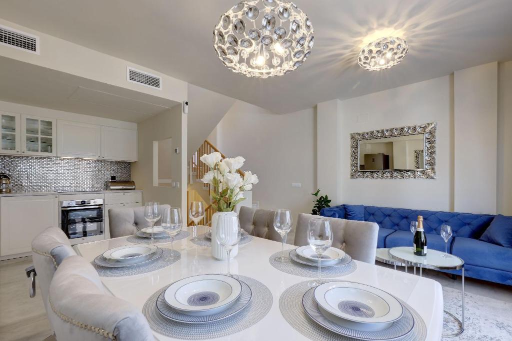 Spacious and modern house in Riviera, Mijas, Costa del Sol, 15min from Marbella
