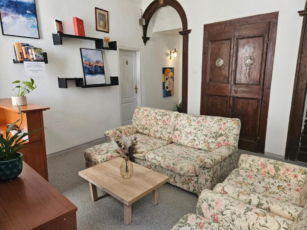 Posezení v ubytování Castello Hostel