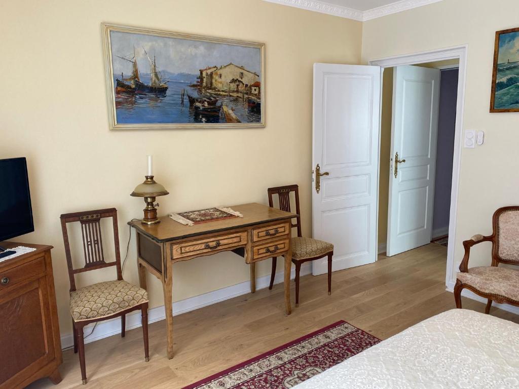 Logis Vélès - Small Double Room