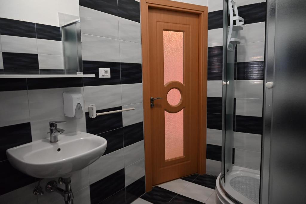 Łazienka w obiekcie Ivana Rooms