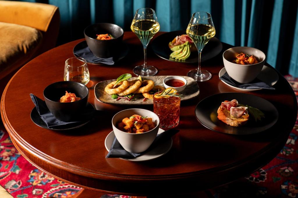 Moxy Edinburgh Fountainbridge - Resim 9