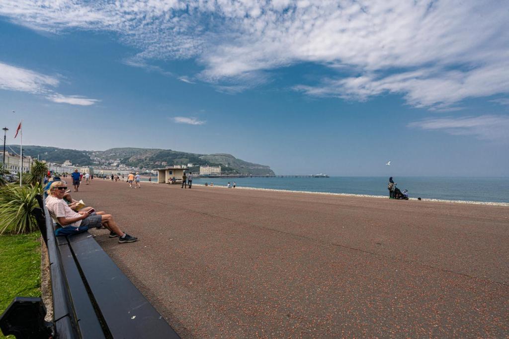 The Central Hotel - Resim 25