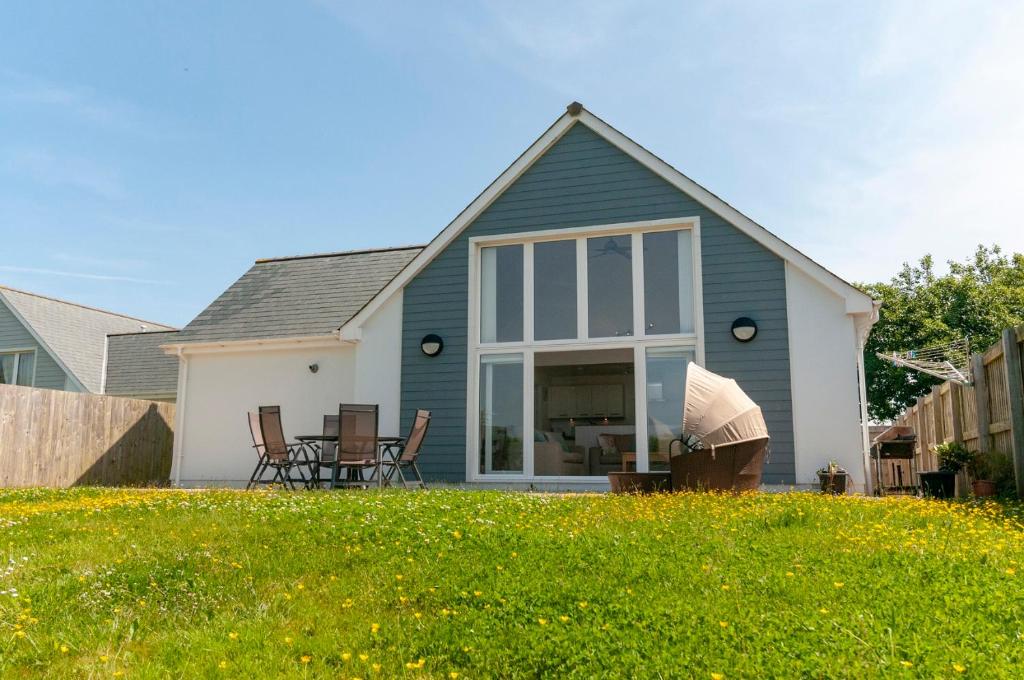 Sunset Bach Tarka Lane, (updated prices 2024)