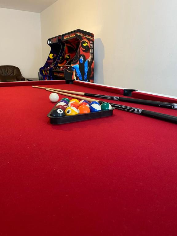 Biliár nebo kulečník v ubytování Riverside Stay at Stary Rynek - billiards, foosball and arcade games