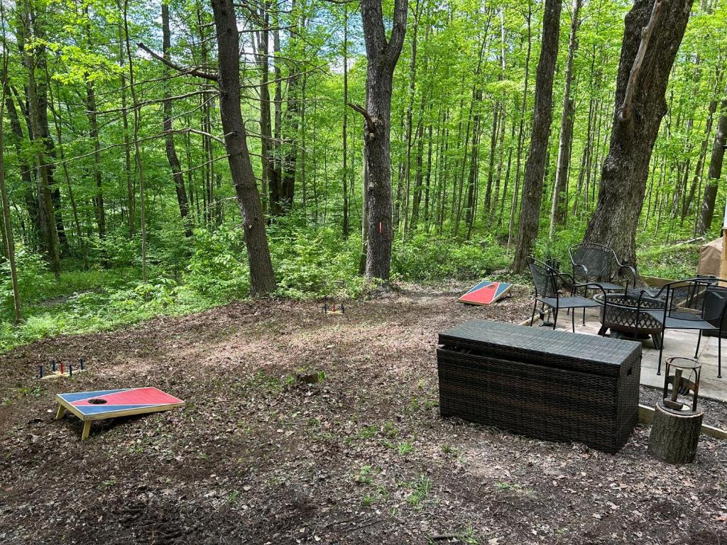Zahrada ubytování Red Creek Hideaway in Cooperstown NY