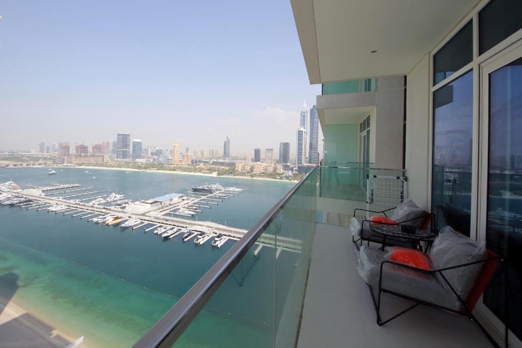 Beautiful view of Luxury Green Apartments With Private Beach Access