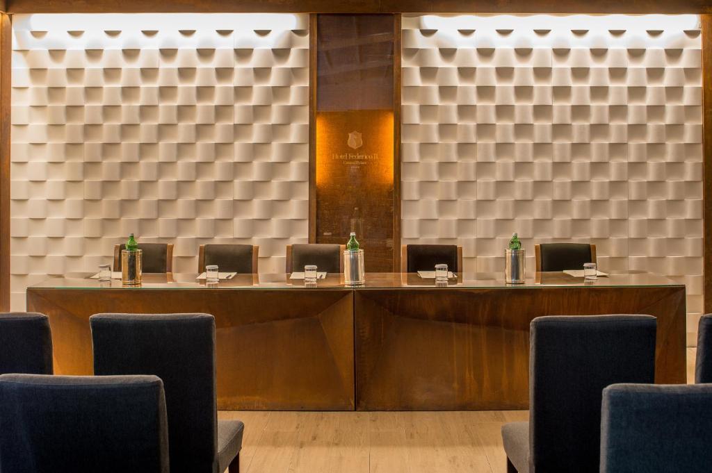 Hotel Federico II Central Palace - Resim 23