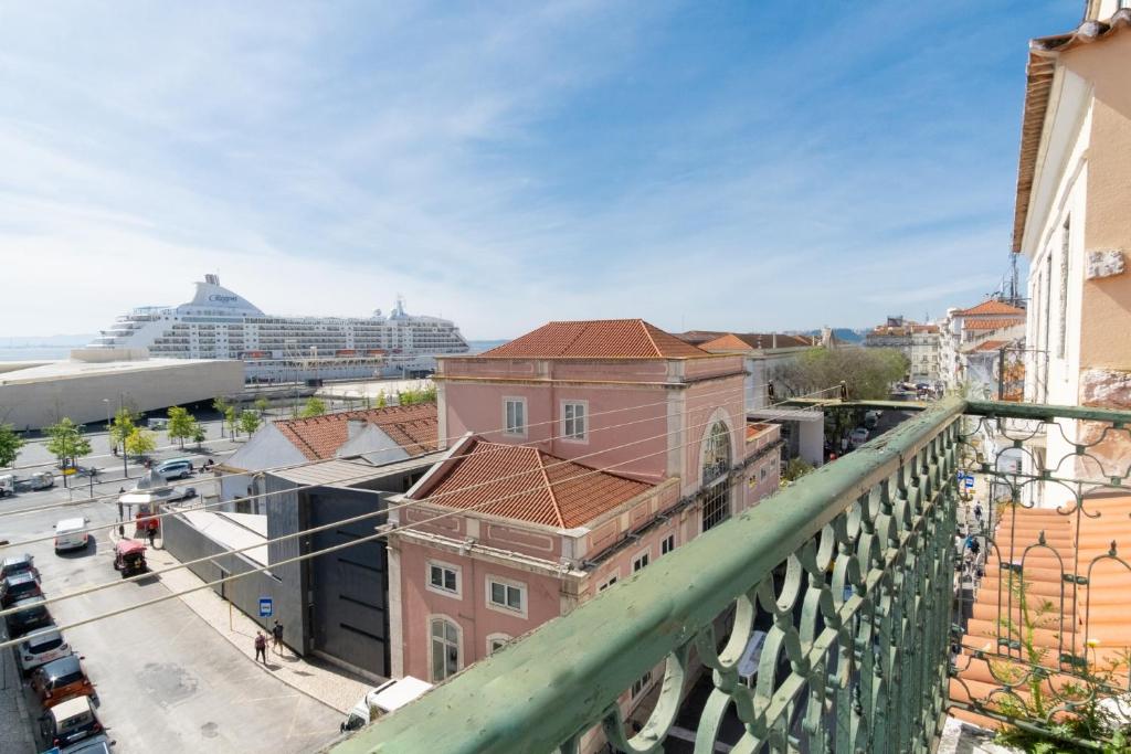 Apartment in Alfama, near Metro & Cafés - TTL126