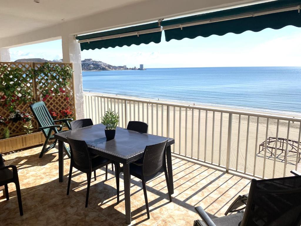 Foto dalla galleria di Beachfront and Renovated Apartment a Cullera