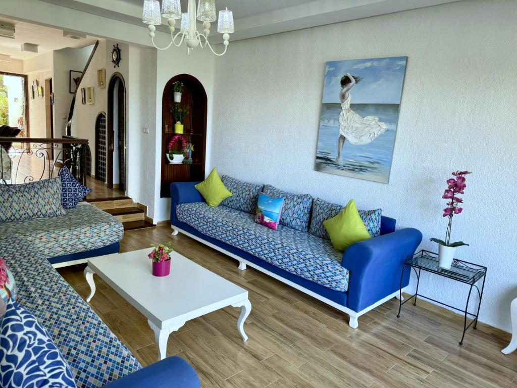 Posezení v ubytování Excelent Chalet Triplex in Kasr Rimal-Kabila Tetouan