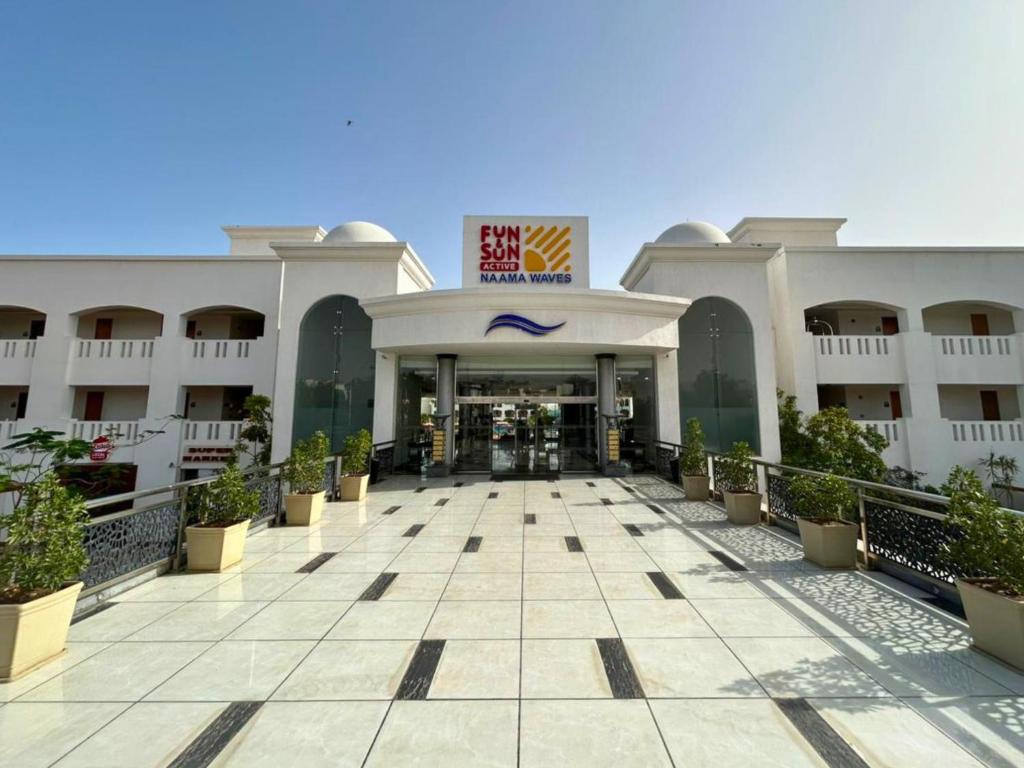 Fun & Sun Naama Waves - 16