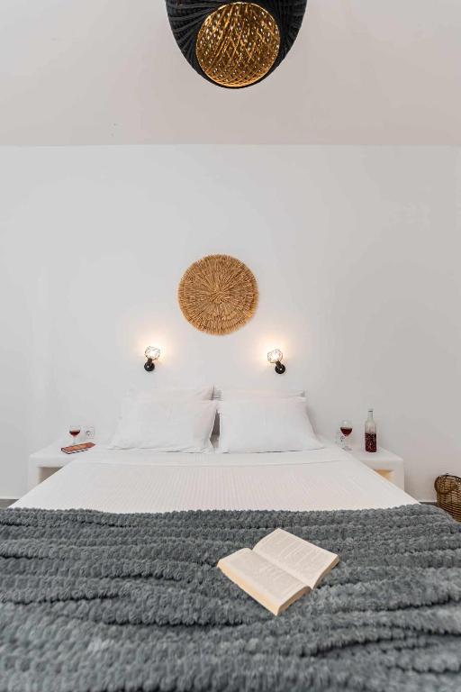 Posteľ alebo postele v izbe v ubytovaní Naxos Beachwalk Rooms