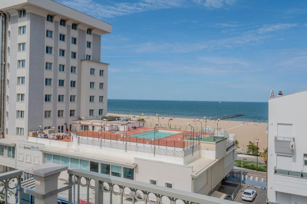 Nespecifikovaný výhled na moře nebo výhled na moře při pohledu z hotelu
