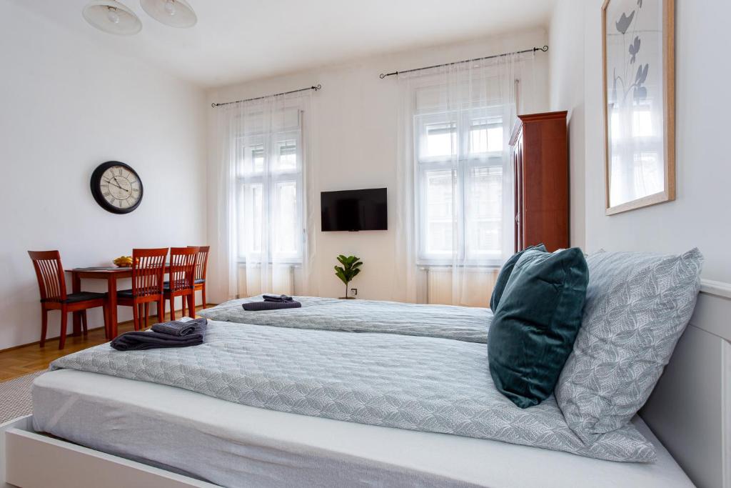 Urania Apartments 1072 Budapest, 24 Rákóczi út kép - 1