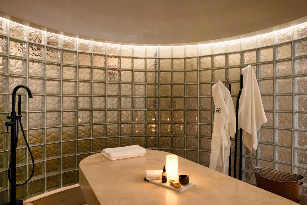 Un baño de Wellcomm Spa & Hotel