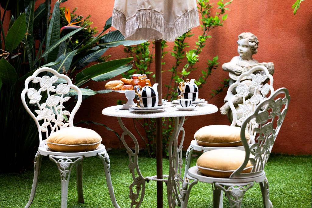 Fotografia z galérie ubytovania La Bravade Luxe et sérénité au cœur de Saint-Tropez Suites spacieuses avec jardin enchanteur v Saint-Tropez